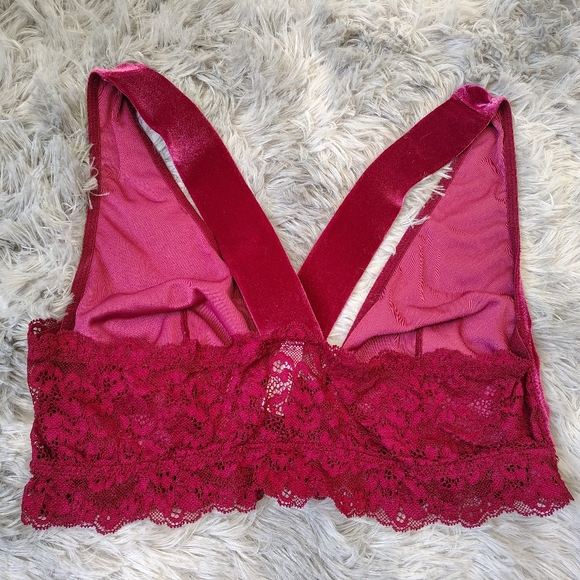 Auden Women's Medium Velvet Plunge Unlined Wireless Bralette Berry Red - Picture 3 of 14